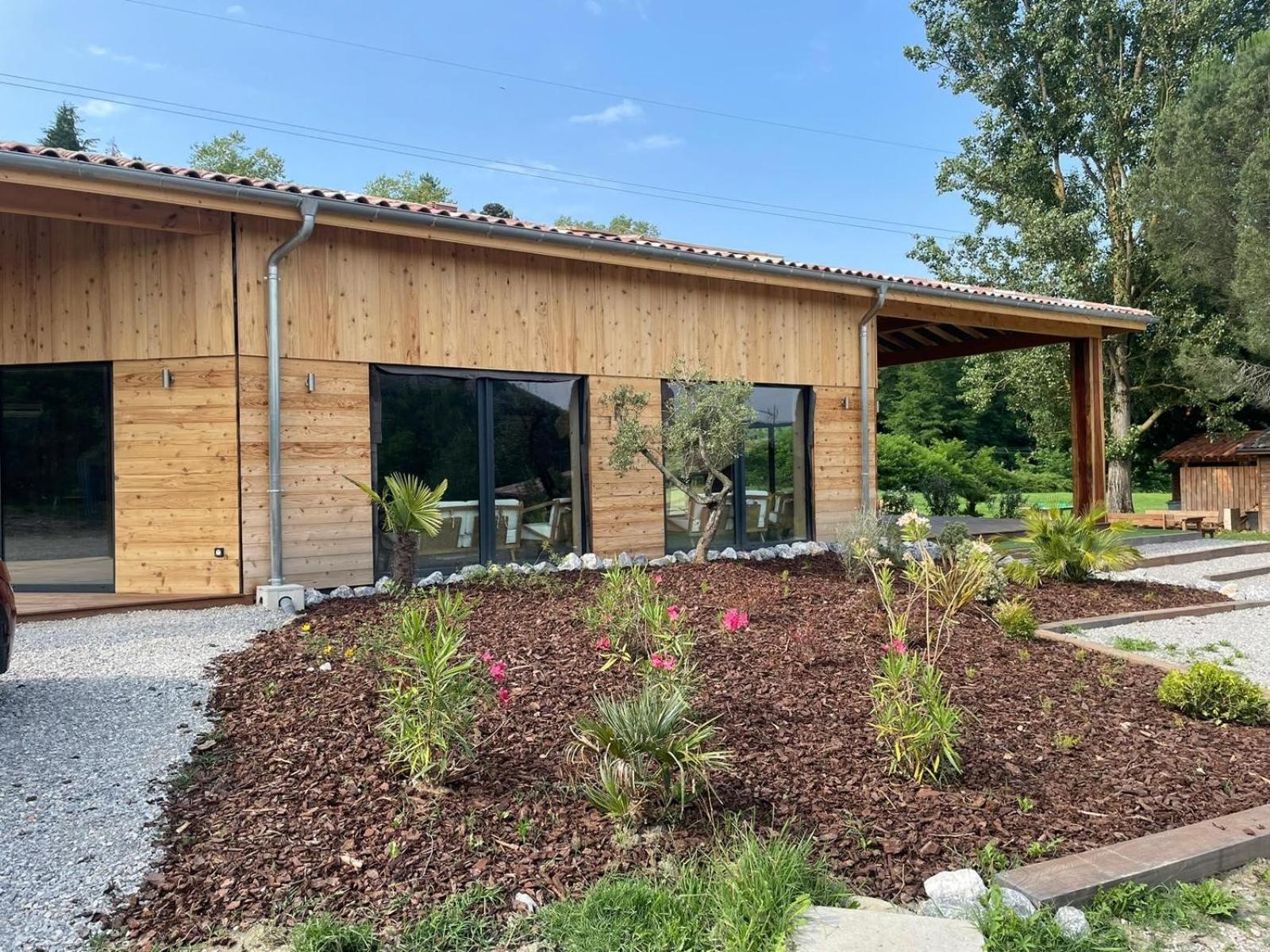 Les Chalets Montrejeau Bagian luar foto